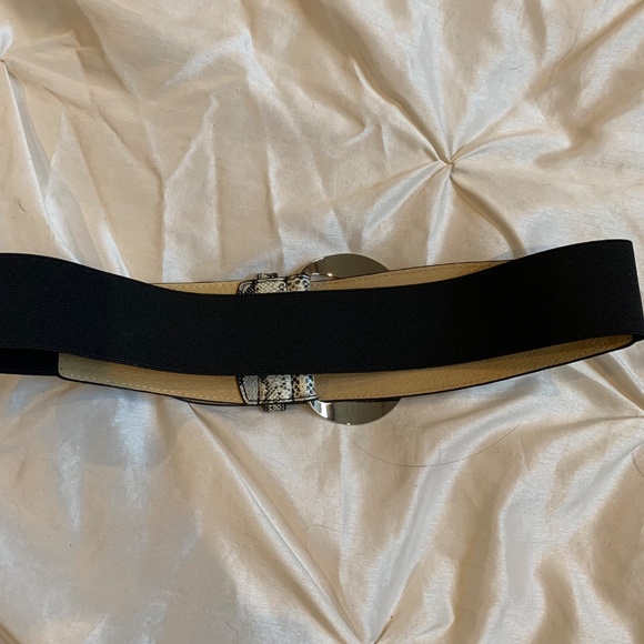 Via Spiga Gray/Black Snakeprint Wide Belt sz M - Picture 2 of 4